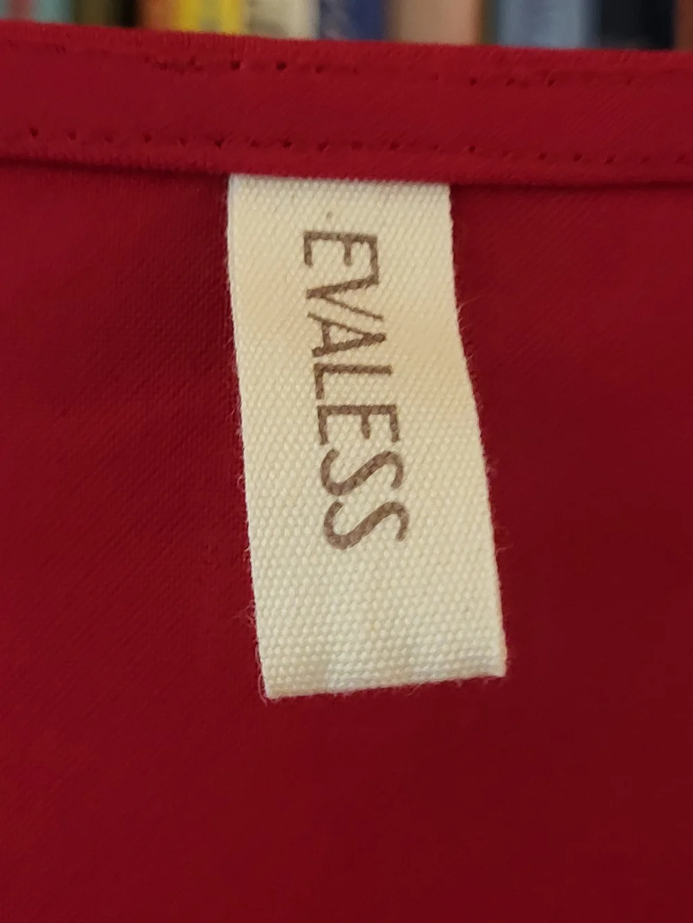 NWOT Evaless Women's Red Dhalia V-Neck 3/4 Sleeve Blouse with Trim Detail - Sz M